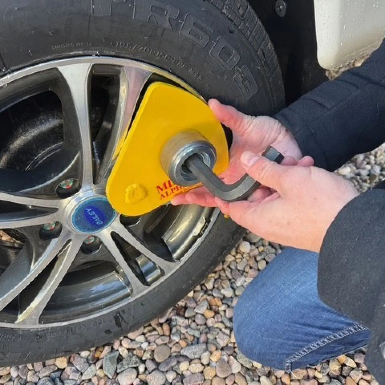 Milenco Alpha Gold Caravan Wheel Lock Wheelclamp