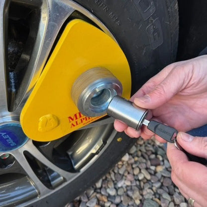 Milenco Alpha Diamond Caravan Wheel Lock Wheelclamp