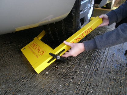 Milenco Compact Wheel Clamp (12"-16")