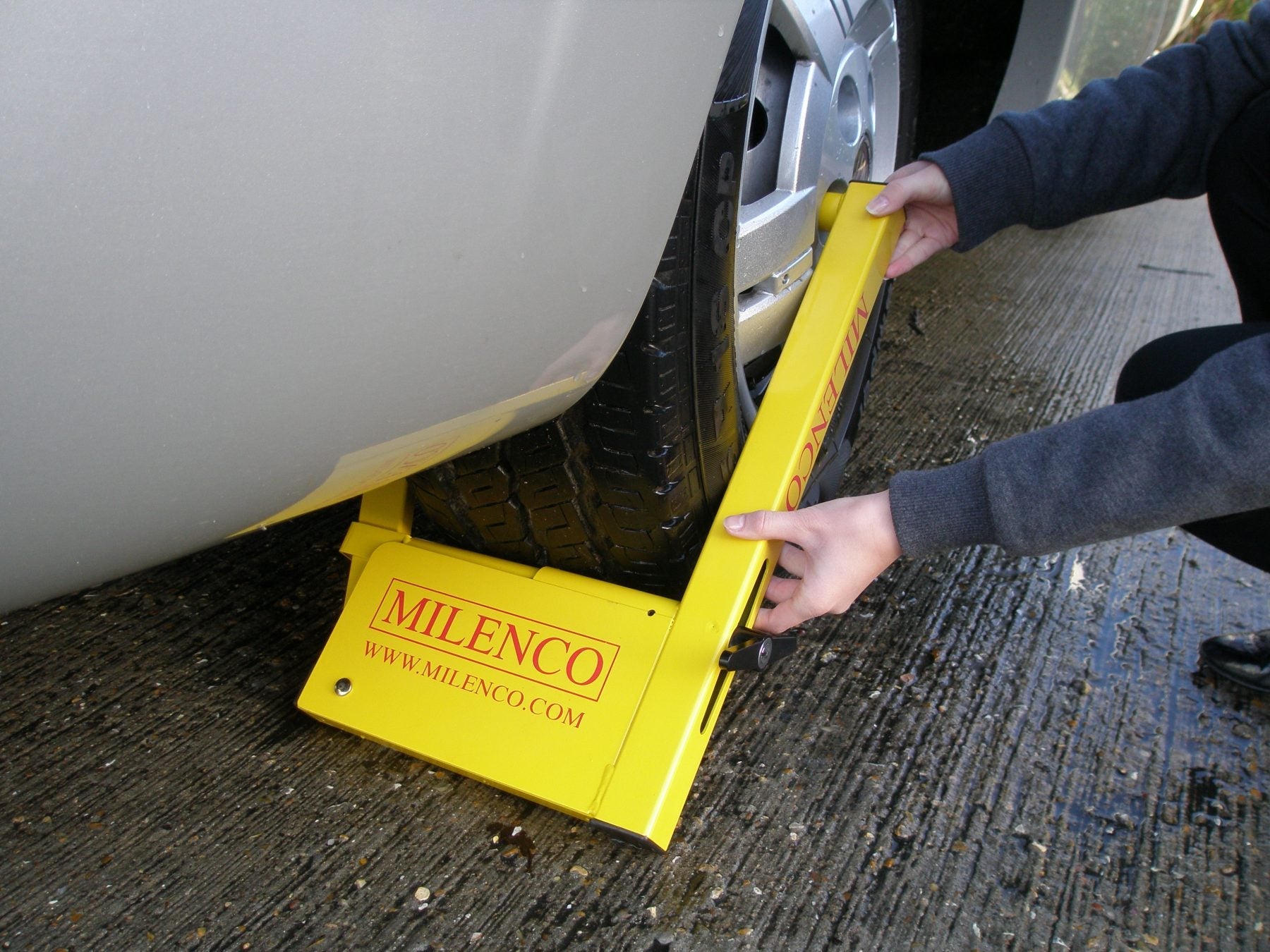 Milenco Compact Wheel Clamp (12"-16")