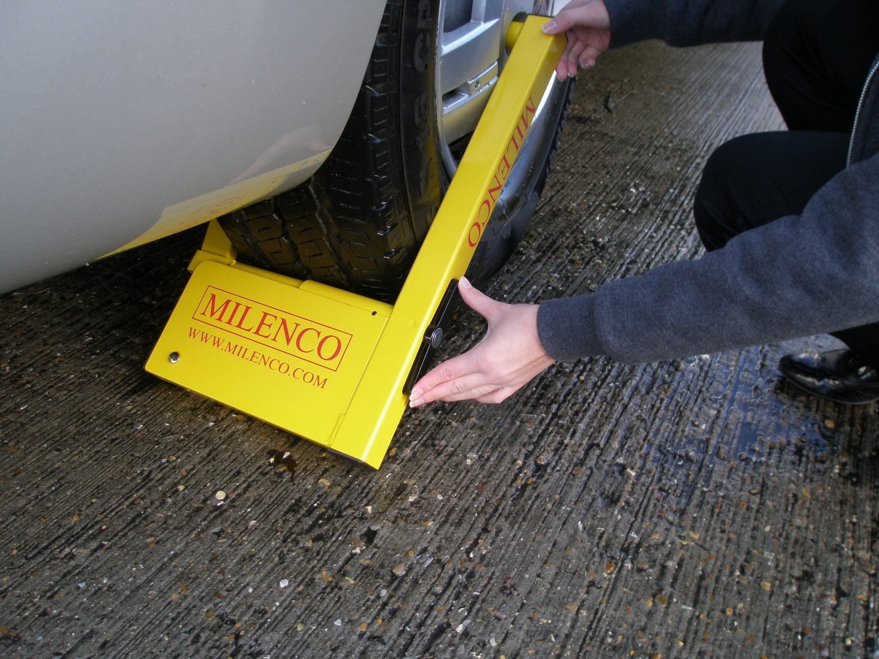 Milenco Compact Wheel Clamp (12"-16")