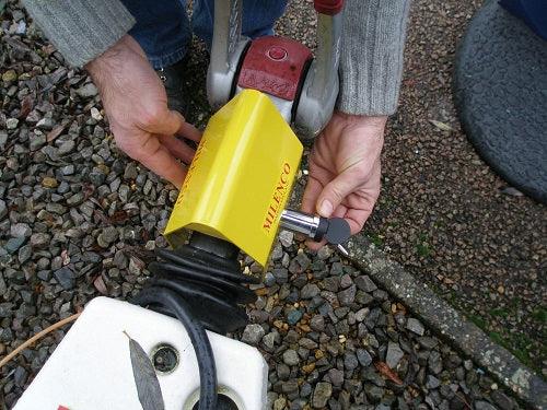 Milenco Lightweight Hitchlock ALKO 3004 - Towsure