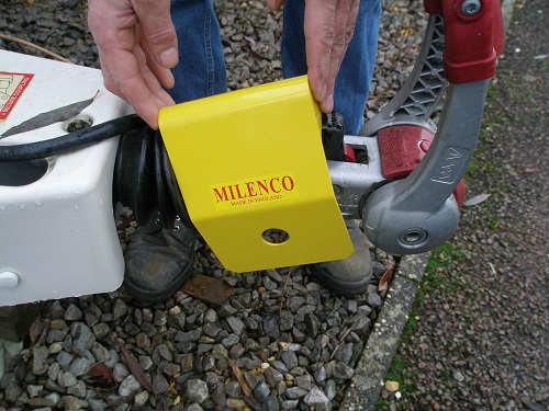Milenco Lightweight Hitchlock ALKO 3004 - Towsure