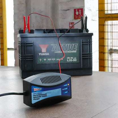 Streetwize 12 Volt 1.5 Amp Car & Motorcycle Battery Automatic Trickle Charger - Towsure